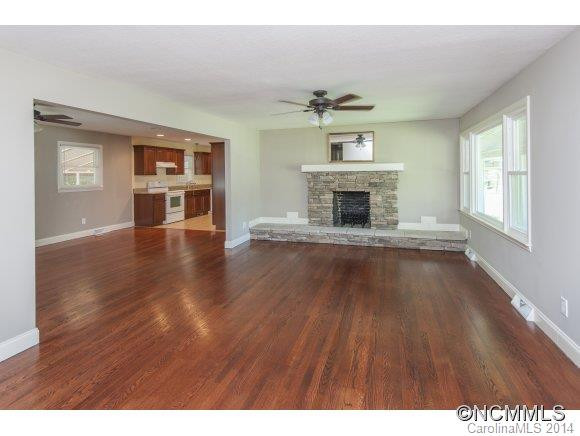 1620 Camelot Drive - Photo 4