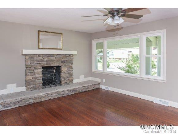 1620 Camelot Drive - Photo 5