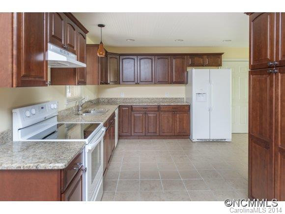 1620 Camelot Drive - Photo 7