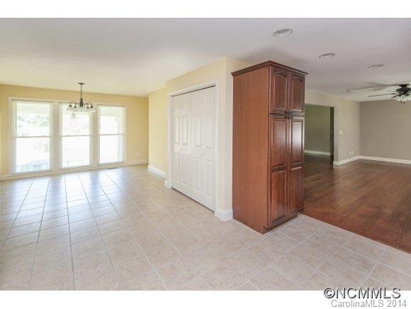 1620 Camelot Drive - Photo 9