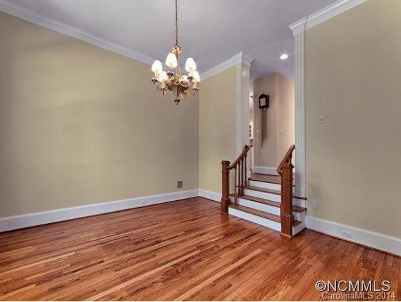 121 STUYVESANT ROAD - Photo 3