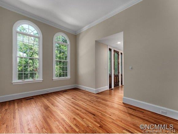 121 STUYVESANT ROAD - Photo 4