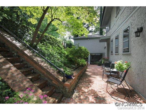 22 Howland Rd - Photo 7