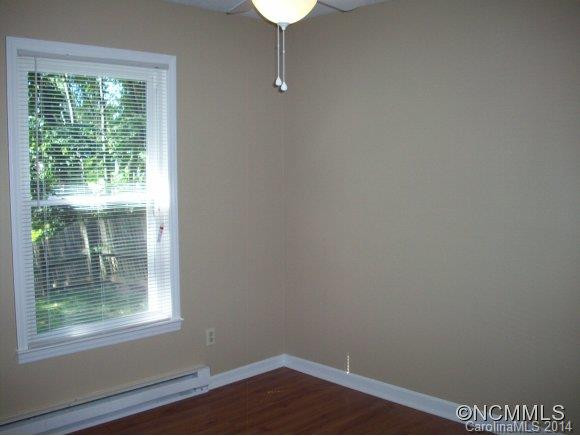 352 Fairfax Avenue - Photo 9