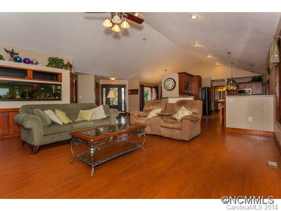 124 Hawke Woods Rd - Photo 4