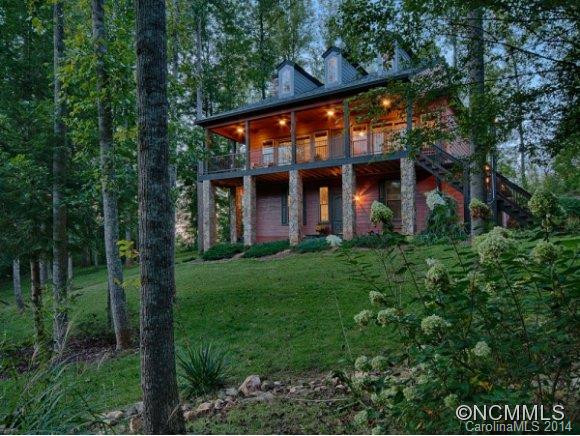 10 HOLLY BERRY LANE