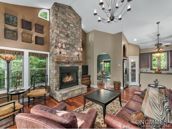 10 HOLLY BERRY LANE - Photo 3