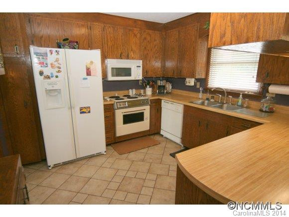 1675 Pilot Mtn Road - Photo 19