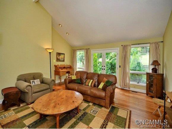 8 CHANTILLY PLACE - Photo 5