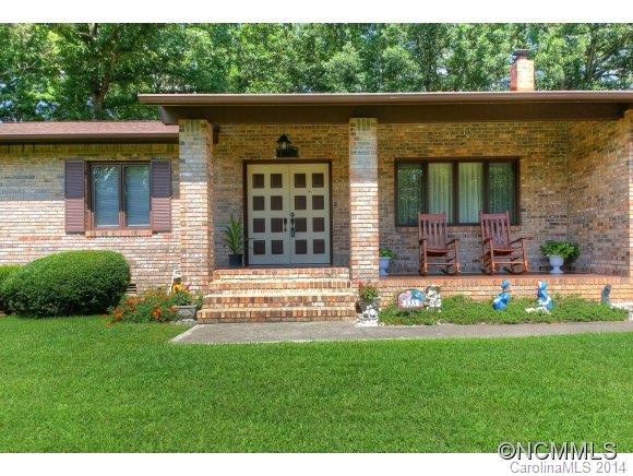 133 Greenfield Lane - Photo 2