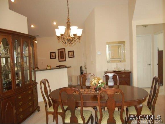 34 CAMEO DRIVE - Photo 4