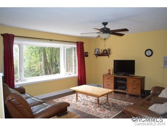 123 Fairlane Dr. - Photo 3