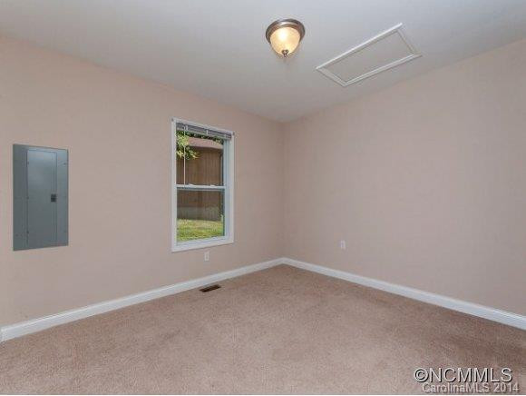 68 MOODY AVENUE - Photo 12