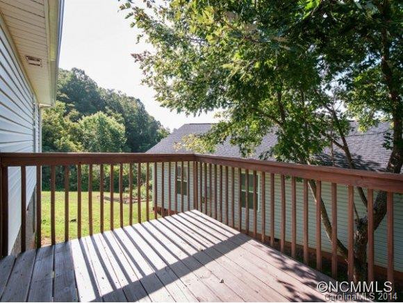 68 MOODY AVENUE - Photo 13