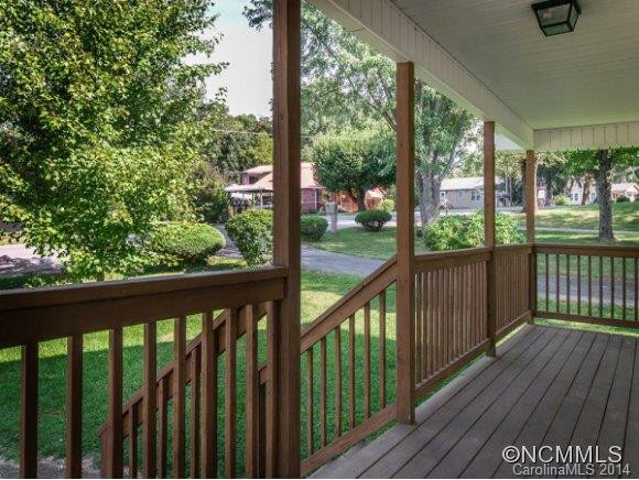 68 MOODY AVENUE - Photo 4