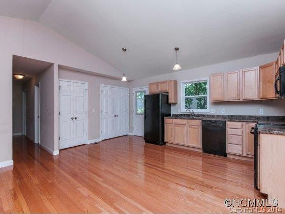 68 MOODY AVENUE - Photo 6
