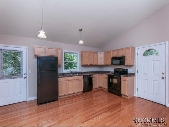 68 MOODY AVENUE - Photo 7