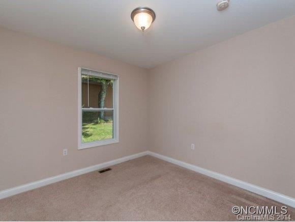 68 MOODY AVENUE - Photo 8