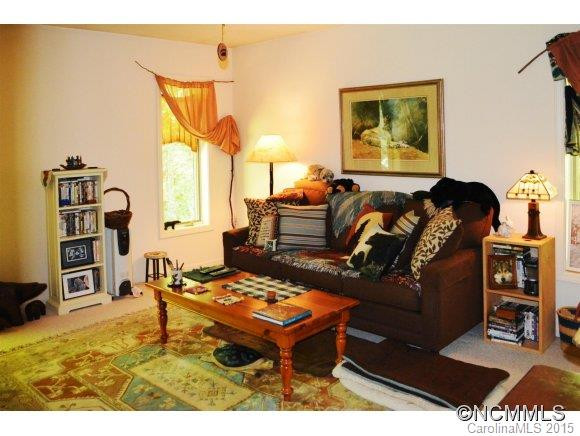 1090 Ransier Dr - Photo 13