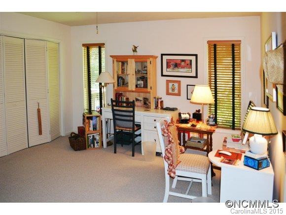 1090 Ransier Dr - Photo 14