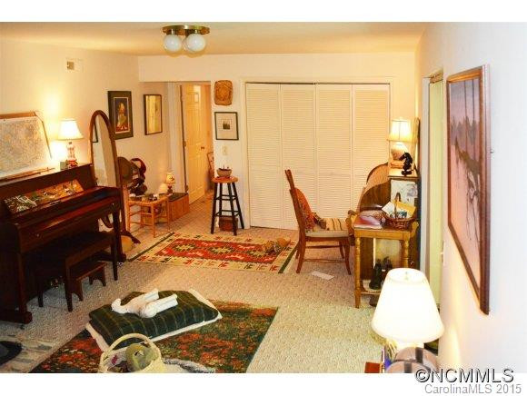 1090 Ransier Dr - Photo 17