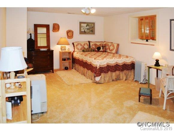 1090 Ransier Dr - Photo 20