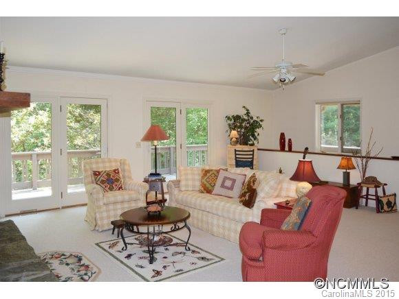 1090 Ransier Dr - Photo 3