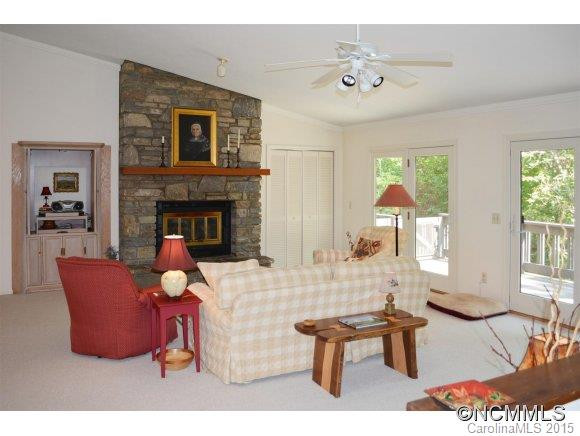 1090 Ransier Dr - Photo 5