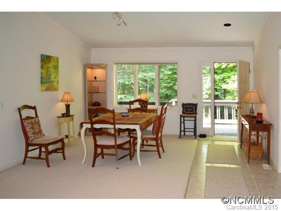 1090 Ransier Dr - Photo 6