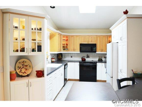 1090 Ransier Dr - Photo 8