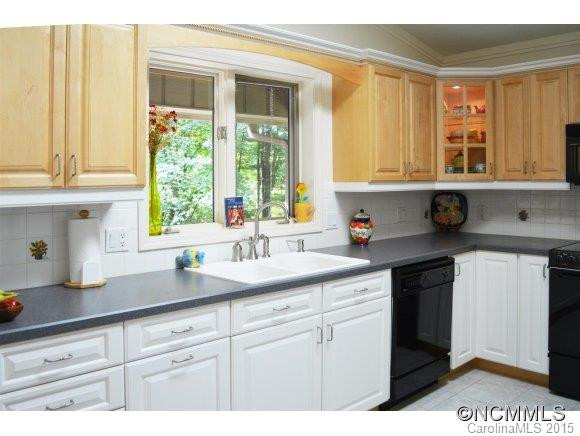 1090 Ransier Dr - Photo 9