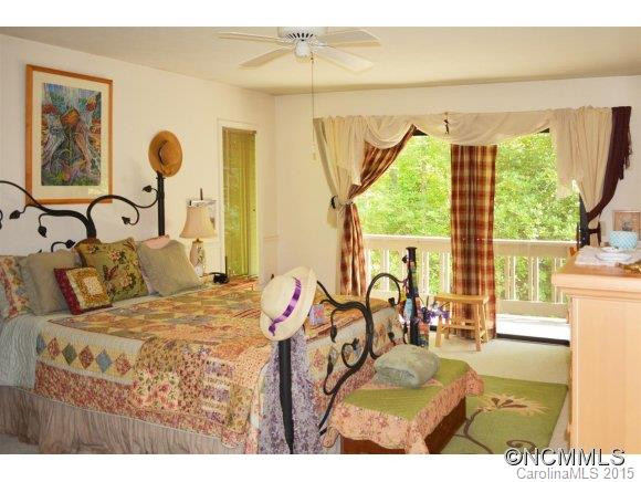 1090 Ransier Dr - Photo 10