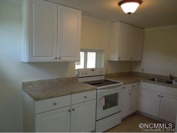 11 LOOMIS AVENUE - Photo 3