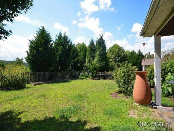 16 SLOSMAN DR - Photo 16