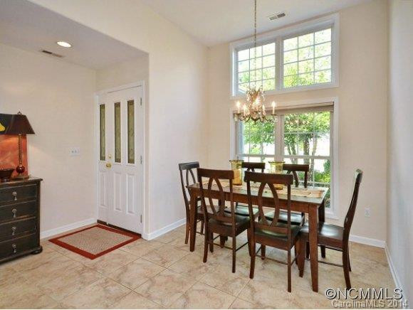 16 SLOSMAN DR - Photo 4