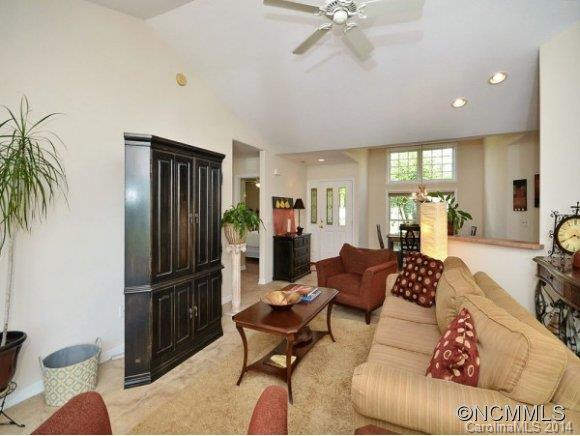 16 SLOSMAN DR - Photo 7
