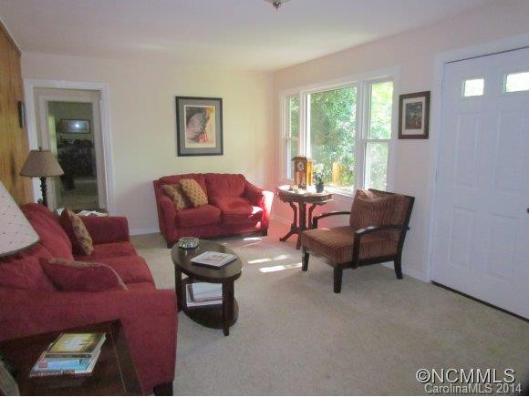 39 Sycamore Street - Photo 3