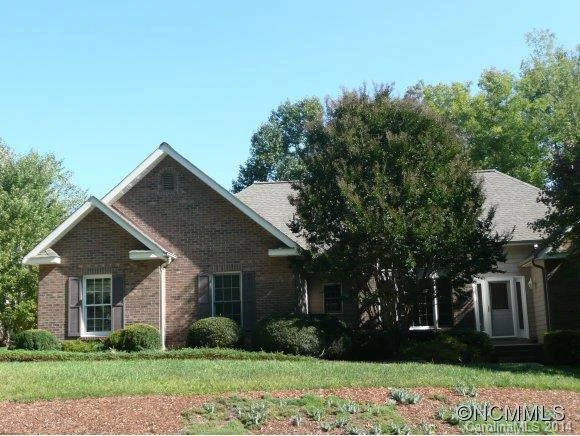 18 Lakeway Circle