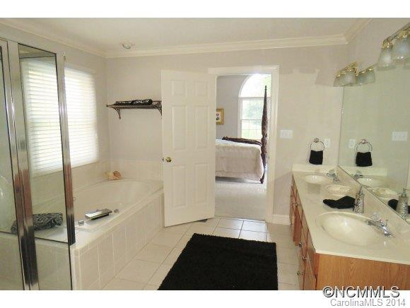 18 Lakeway Circle - Photo 13