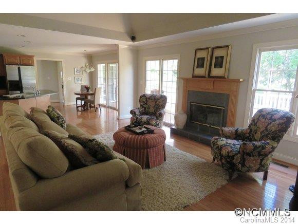 18 Lakeway Circle - Photo 3