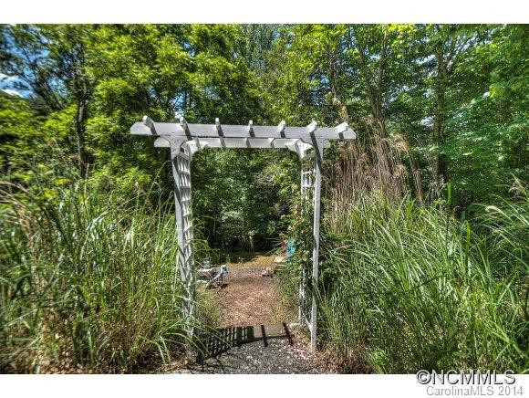 572 Deer Park Lake Road - Photo 15