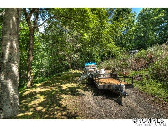 572 Deer Park Lake Road - Photo 16