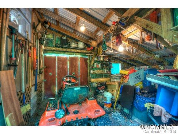 572 Deer Park Lake Road - Photo 3