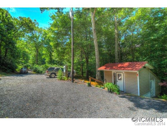 572 Deer Park Lake Road - Photo 7