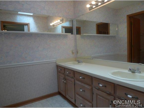 2268 NC 126 - Photo 7