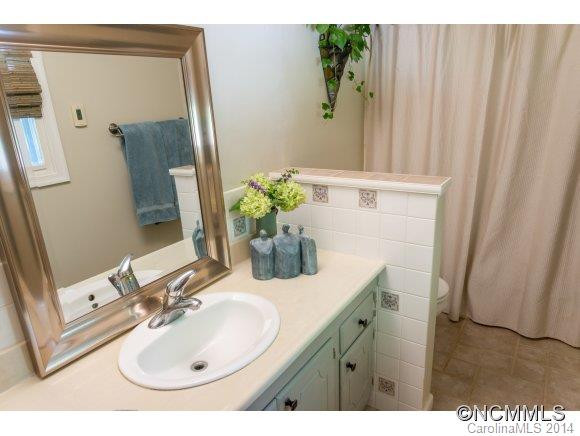 25 Woodmere Drive - Photo 17