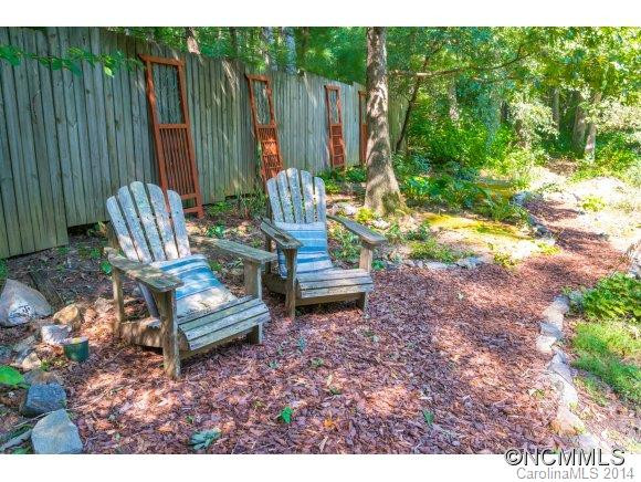 25 Woodmere Drive - Photo 24