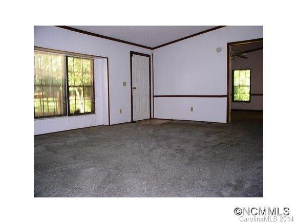 122 Crest Hill Road - Photo 4