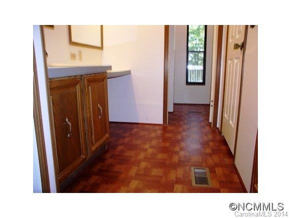 122 Crest Hill Road - Photo 10