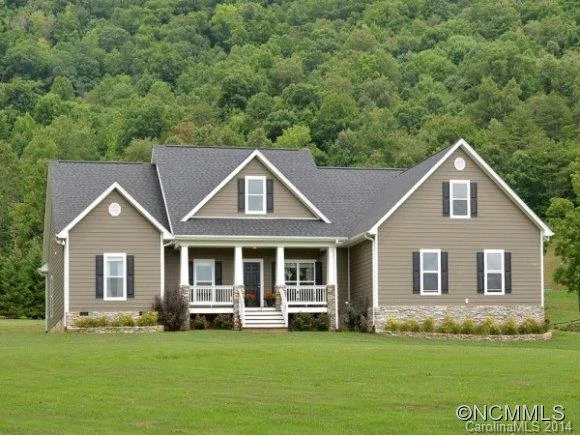 106 MOOREHILL DRIVE